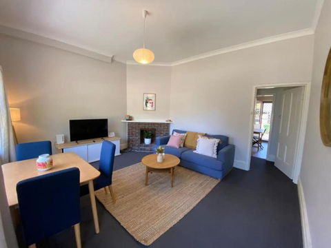 Retro Apt 6 Mins To Victoria Quay - Accommodation in Brisbane 0