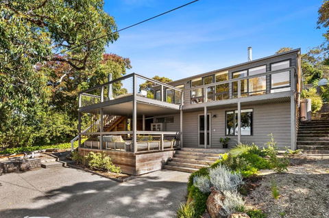 Retro Beach Vibes - Accommodation in Brisbane 2