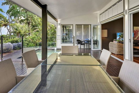 Ripples On The Beach - Beachfront Mission Beach - Accommodation in Brisbane 2