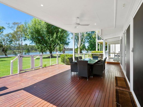 River Views - Accommodation in Brisbane 0
