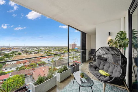 Riverina - Ultimate Footscray Getaway With Parking - Accommodation in Brisbane 1