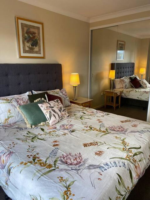 RIVERSIDE CITY VIEW PARKING NETFLIX WIFI WINE FREE - Accommodation in Brisbane 1