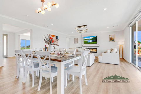 Riverside Meadows - Accommodation in Brisbane 3