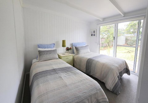 Saltbush - Ideally Located And Modernised MCM Beach House - Accommodation in Brisbane 1