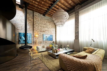 Rockstar, Surry Hills I30 with Accommodation in Brisbane