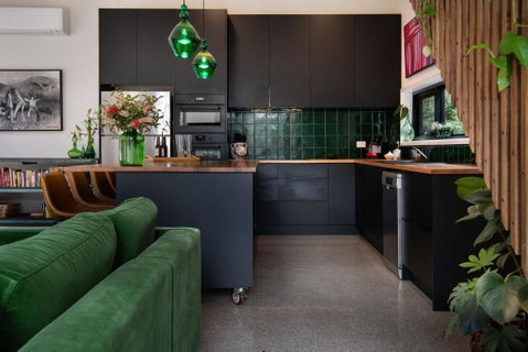 Rocky Hollow - Accommodation in Brisbane 2