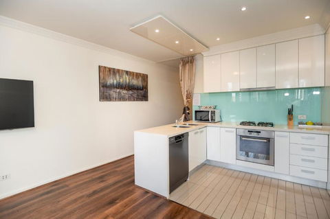 Rome Sky Villa - Accommodation in Brisbane 3