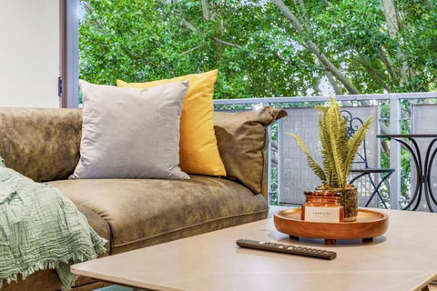 Rooftop 2 Bed Apt With Terrace At Newtown - Accommodation in Brisbane 2