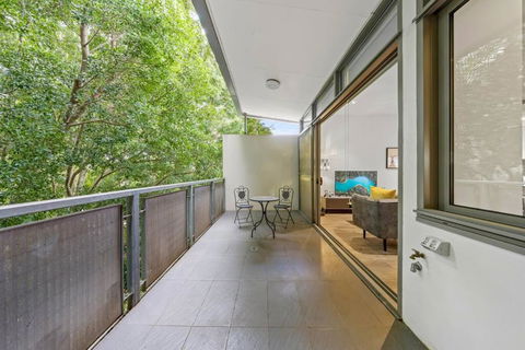 Rooftop 2 Bed Apt With Terrace At Newtown - Accommodation in Brisbane 3