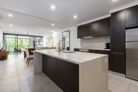 Rooftop Tranquility At Stunning Temple Resort - Accommodation in Brisbane 2