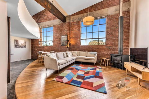 Rooftop Warehouse In Fitzroy - Accommodation in Brisbane 0