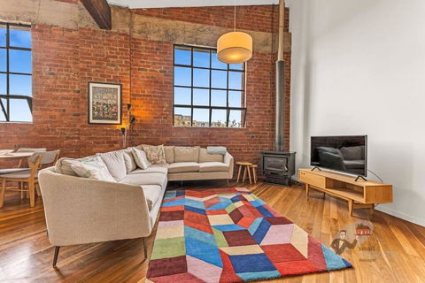 Rooftop Warehouse In Fitzroy - Accommodation in Brisbane 3