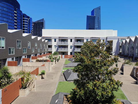 Room With King-size Bed Close To Melbourne CBD & Southern Cross Station - Accommodation in Brisbane 3