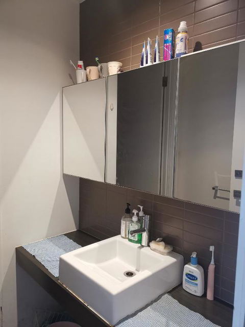 Room With King-size Bed Close To Melbourne CBD & Southern Cross Station - Accommodation in Brisbane 2