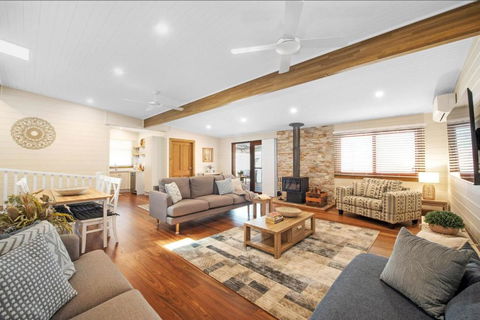 Rosemill Cottage - Mobility Friendly Accommodation Never Looked Better! - Accommodation in Brisbane 1