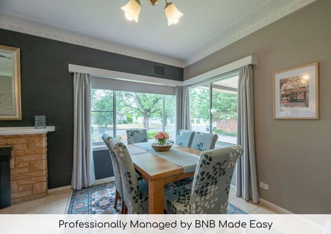 Roycox Cottage - Charming Escape, Fireplace - Accommodation in Brisbane 0