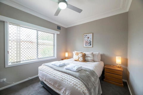 Roycox Cottage - Charming Escape, Fireplace - Accommodation in Brisbane 1