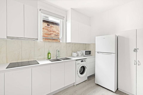 Rustic Double Room - Central Location In Kensington - Shared Bathroom - Accommodation in Brisbane 3