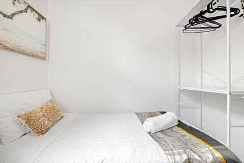 Rustic Single Room - Central Spot At Kengsinton - Shared Bathroom - Accommodation in Brisbane 2