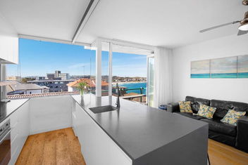 S16S - Bondi Vistas with Accommodation in Brisbane