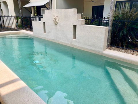 Salt & Sand - Tropical Oasis Footsteps To Beach - Accommodation in Brisbane 2