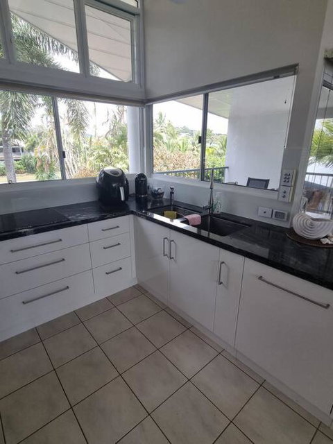 Salt On South - Beachfront Bliss - Accommodation in Brisbane 3