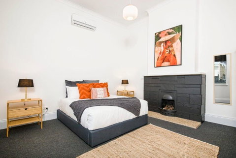 Salty Pines - 3BR House Glenelg South - Accommodation in Brisbane 1