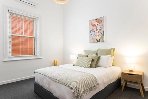 Salty Pines - 3BR House Glenelg South - Accommodation in Brisbane 2
