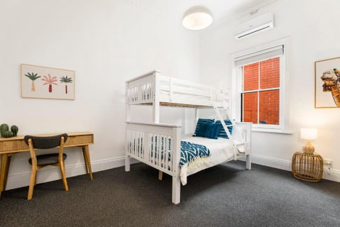 Salty Pines - 3BR House Glenelg South - Accommodation in Brisbane 3