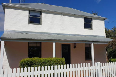 Samuels Cottage C1860 - In The Heart Of Mudgee - Accommodation in Brisbane 0