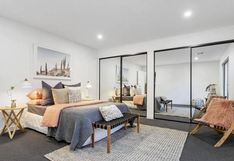 Sanary A Modern Beach Home In Martha Cove - Accommodation in Brisbane 1