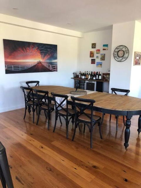 Sanary A Modern Beach Home In Martha Cove - Accommodation in Brisbane 3