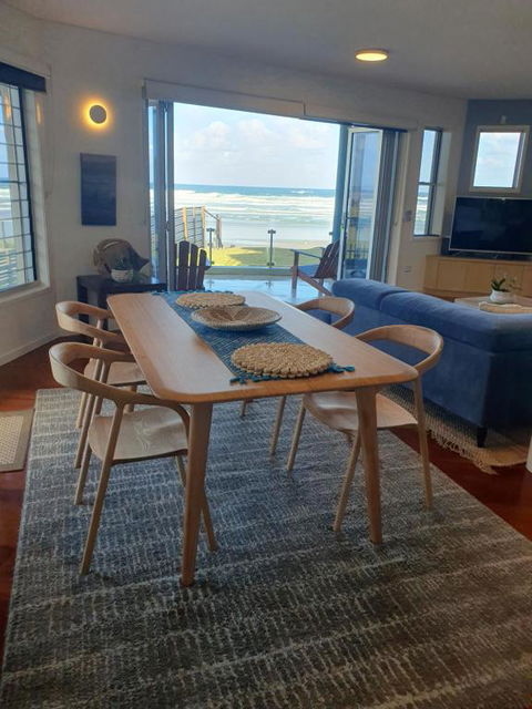 Sanbah-Surf, Views, Beach - Accommodation in Brisbane 2