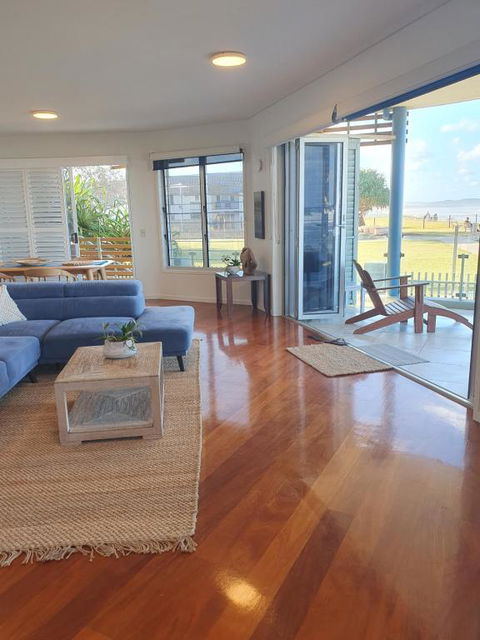 Sanbah-Surf, Views, Beach - Accommodation in Brisbane 3