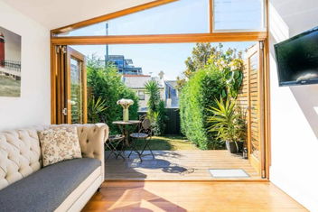 Sanctuary At The Rocks with Accommodation in Brisbane