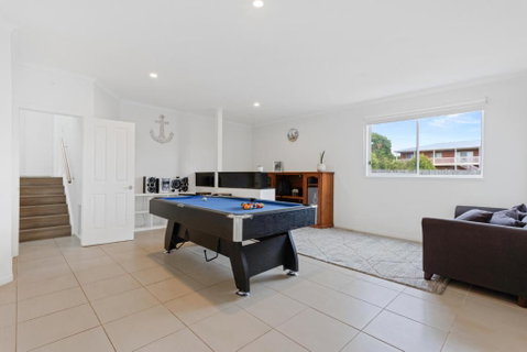 Sanctuary Lodge By Ready Set Stay - BYO LINEN & TOWELS - Accommodation in Brisbane 1