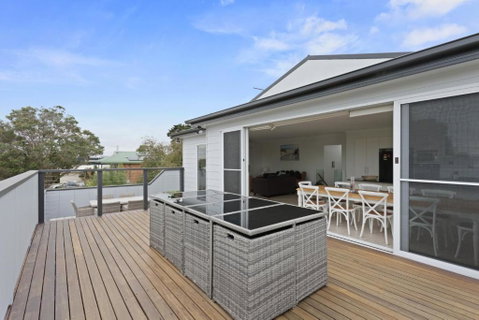 Sanctuary Lodge By Ready Set Stay - BYO LINEN & TOWELS - Accommodation in Brisbane 0