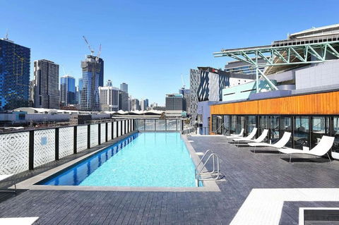 Rooftop Pool Stunning Apt At Marvel Stadium With Free Parking - Accommodation in Brisbane 2