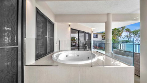 Sandcastle - Accommodation in Brisbane 3