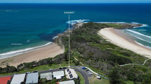 Sandrift Two - Oceanstays - Accommodation in Brisbane 3