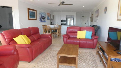 Sands 16, 20 - 22 Pacific Parade - Accommodation in Brisbane 3
