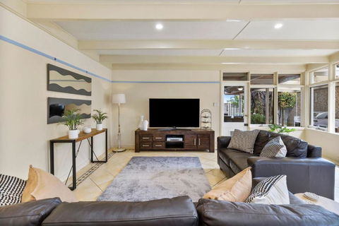 SANDY ANN At Lonnie - Accommodation in Brisbane 2