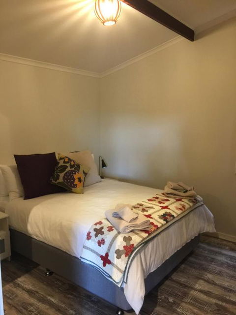 TajMaBarn Fullcircle Farm 6 Roundhill Rd WILTON - Accommodation in Brisbane 1