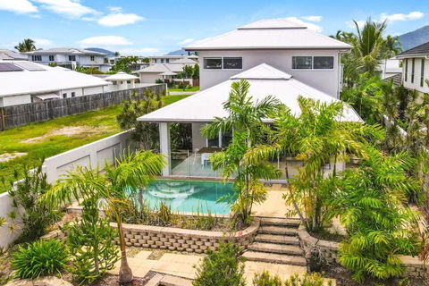 The Anchorage - Ultimate Waterfront Villa - Accommodation in Brisbane 0