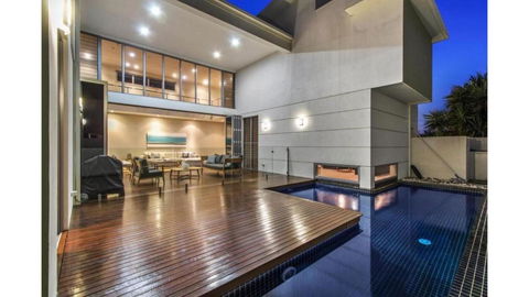 The Beach Haus - Accommodation in Brisbane 0