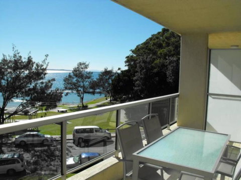 Beachpoint, Unit 202, 28 North Street - Accommodation in Brisbane 3