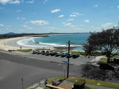 Beachpoint, Unit 202, 28 North Street - Accommodation in Brisbane 1