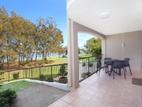 Beachport 14 - 2 BDRM Apt with Canal Views on Parkyn Pde