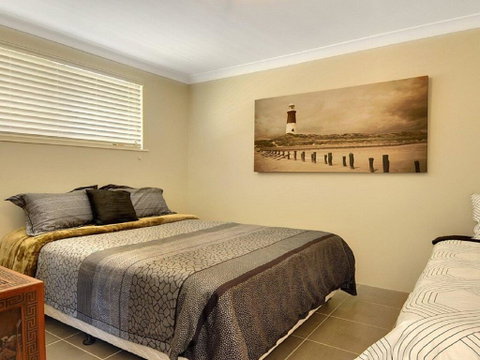 Beachside Getaway - 150m To Beach - Accommodation in Brisbane 2