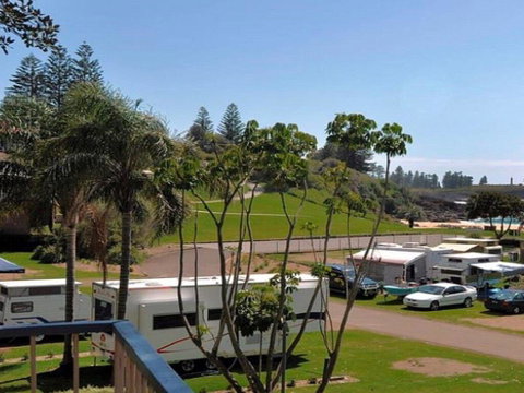 Beachside Getaway - 150m To Beach - Accommodation in Brisbane 0